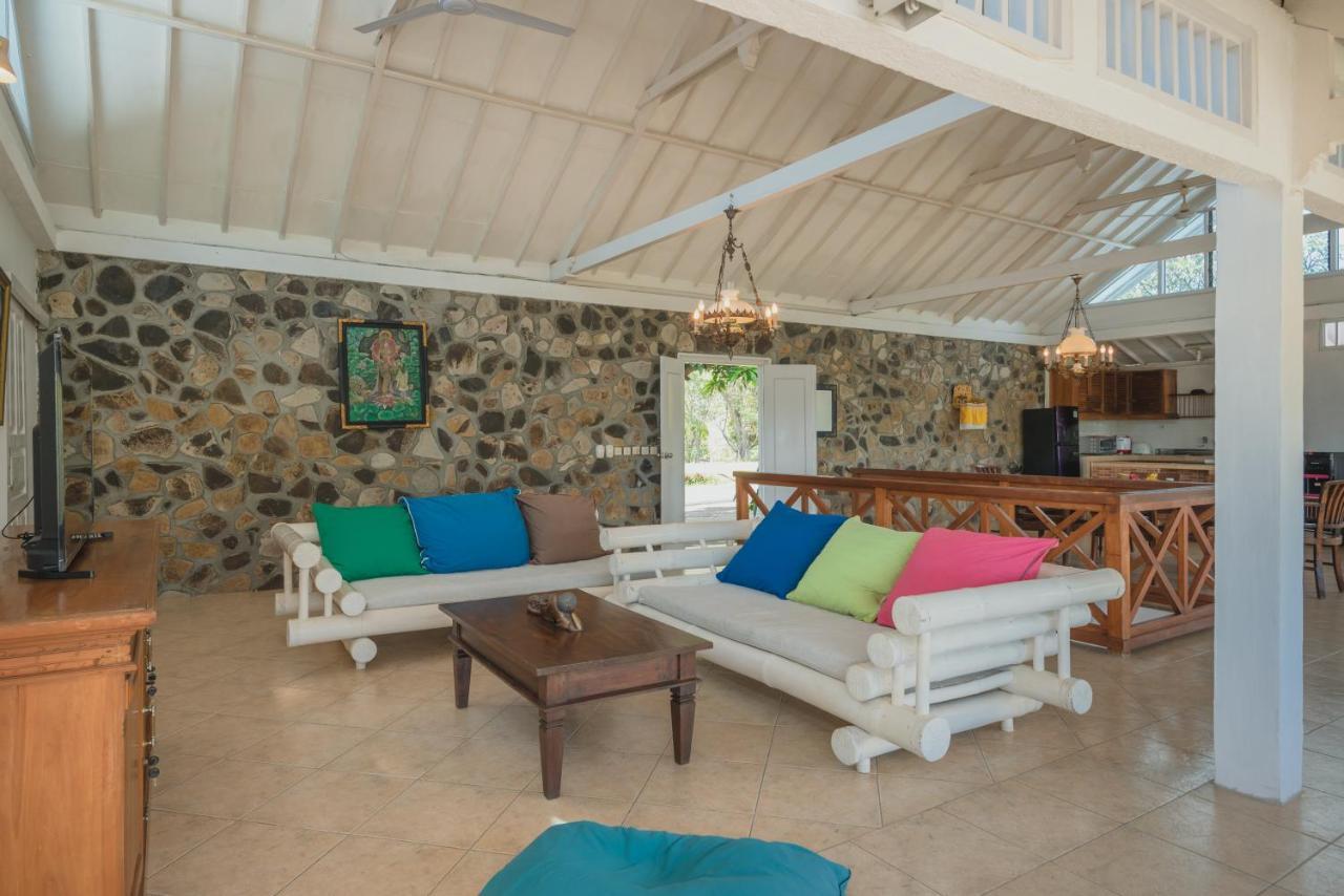 Villa Dinding Batu Singaraja Exterior foto