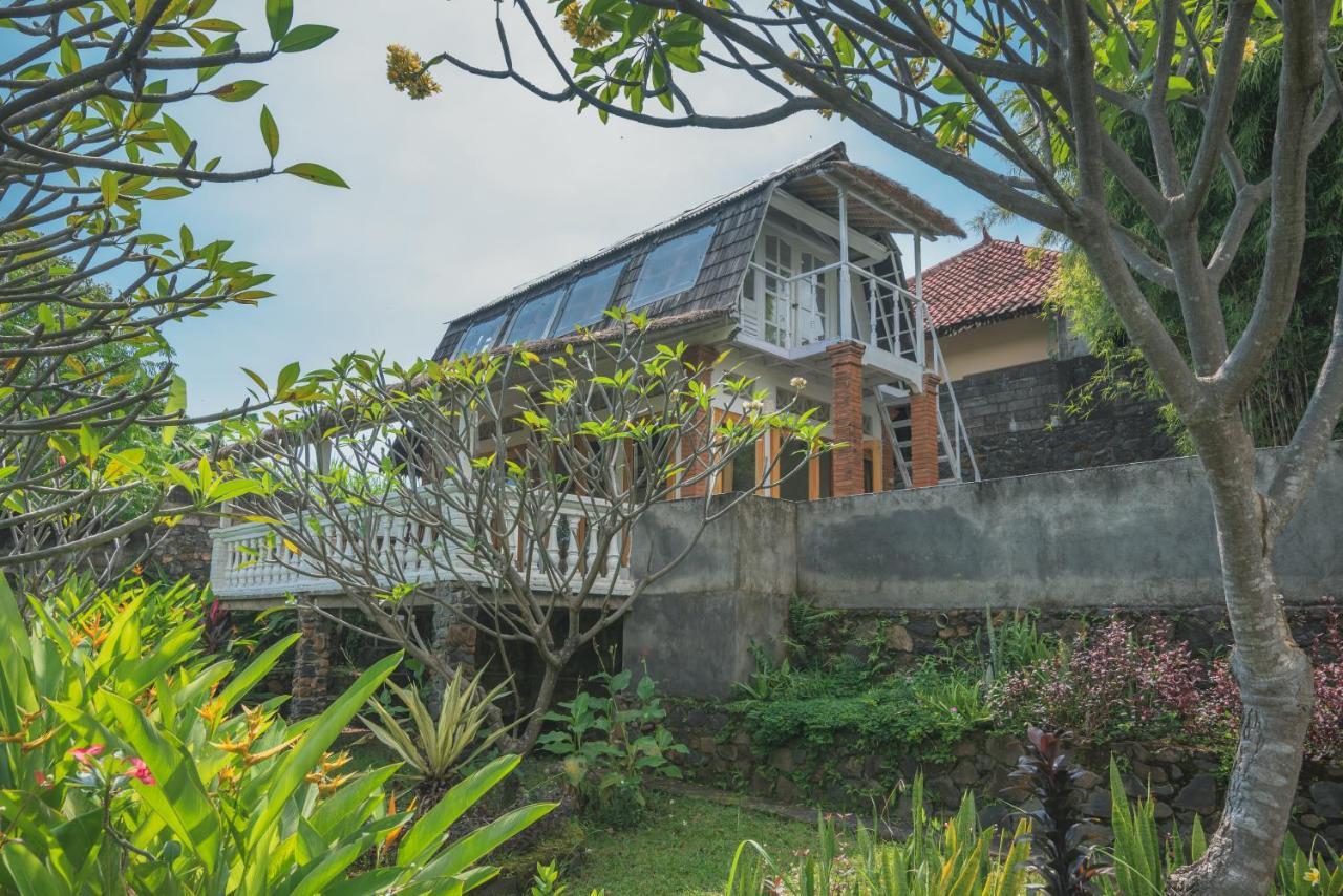 Villa Dinding Batu Singaraja Exterior foto