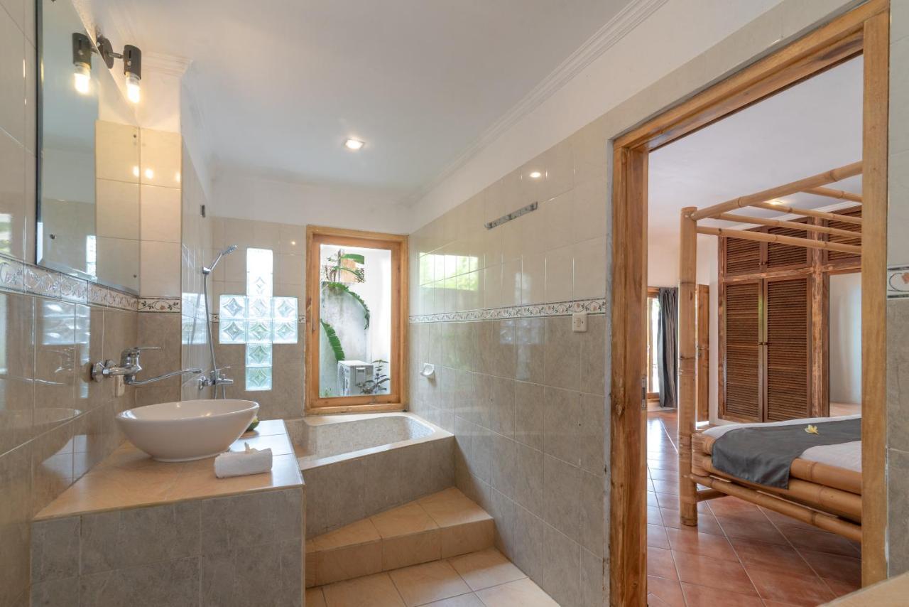 Villa Dinding Batu Singaraja Exterior foto