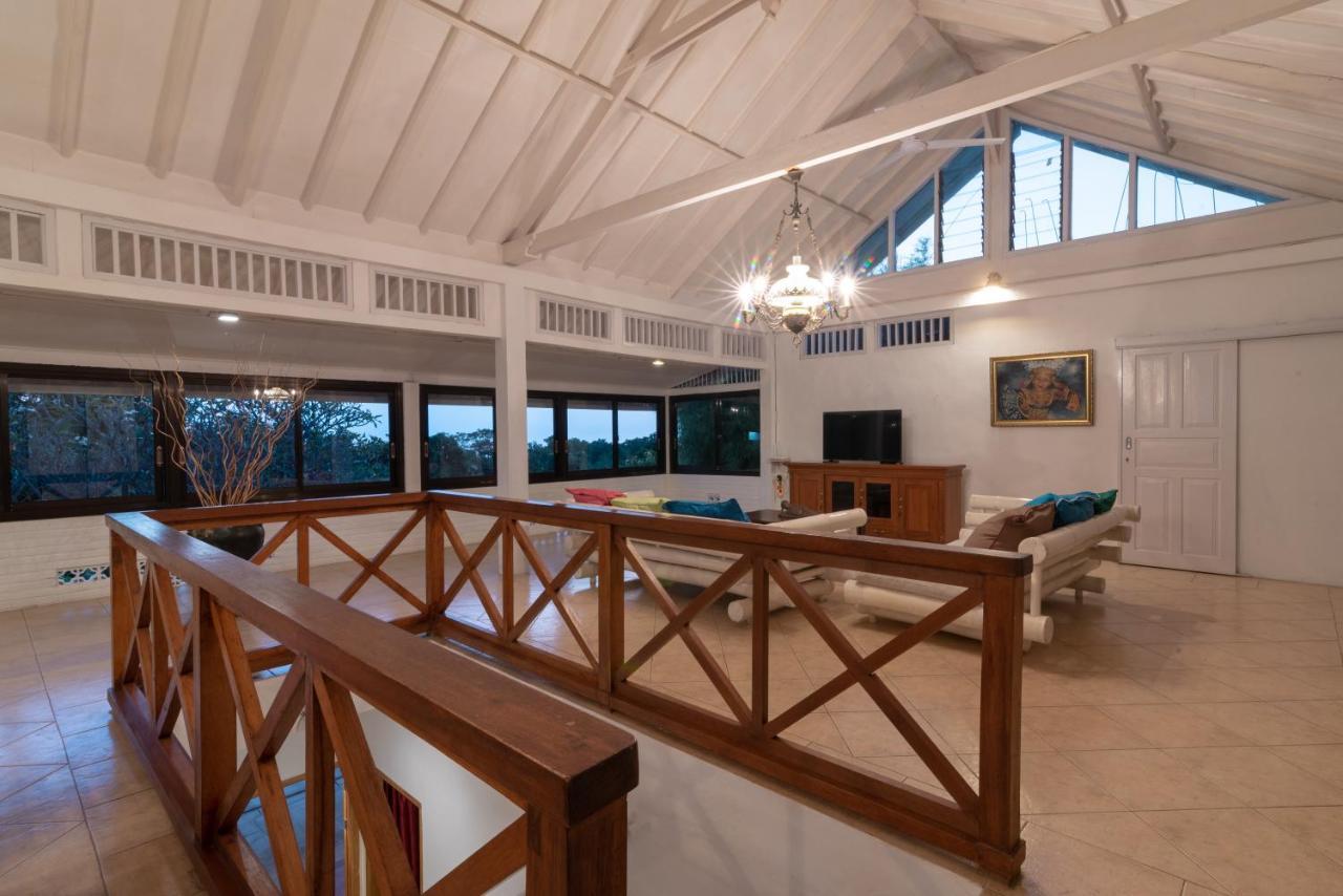 Villa Dinding Batu Singaraja Exterior foto