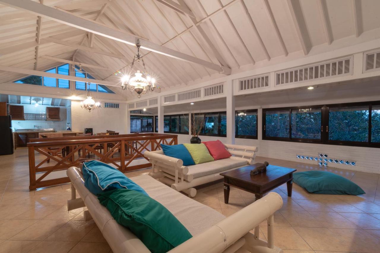 Villa Dinding Batu Singaraja Exterior foto
